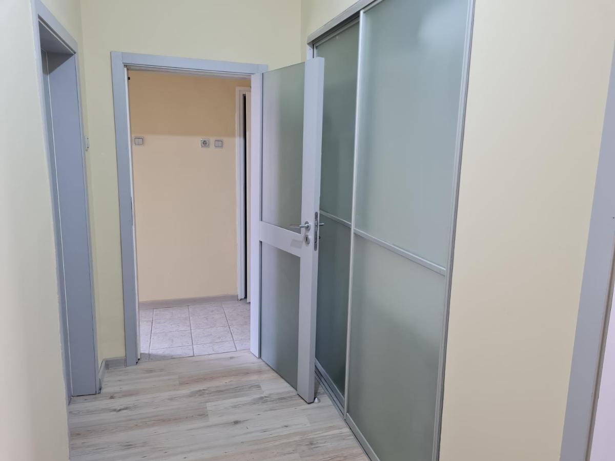 Spacious Apartment "Sunny Sofia" In The Heart Of Varna City Екстериор снимка